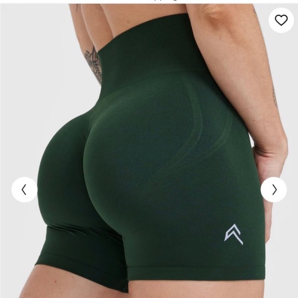 NWT Oner Active EFFORTLESS SEAMLESS SHORTS Evergreen S or M - Picture 4 of 4